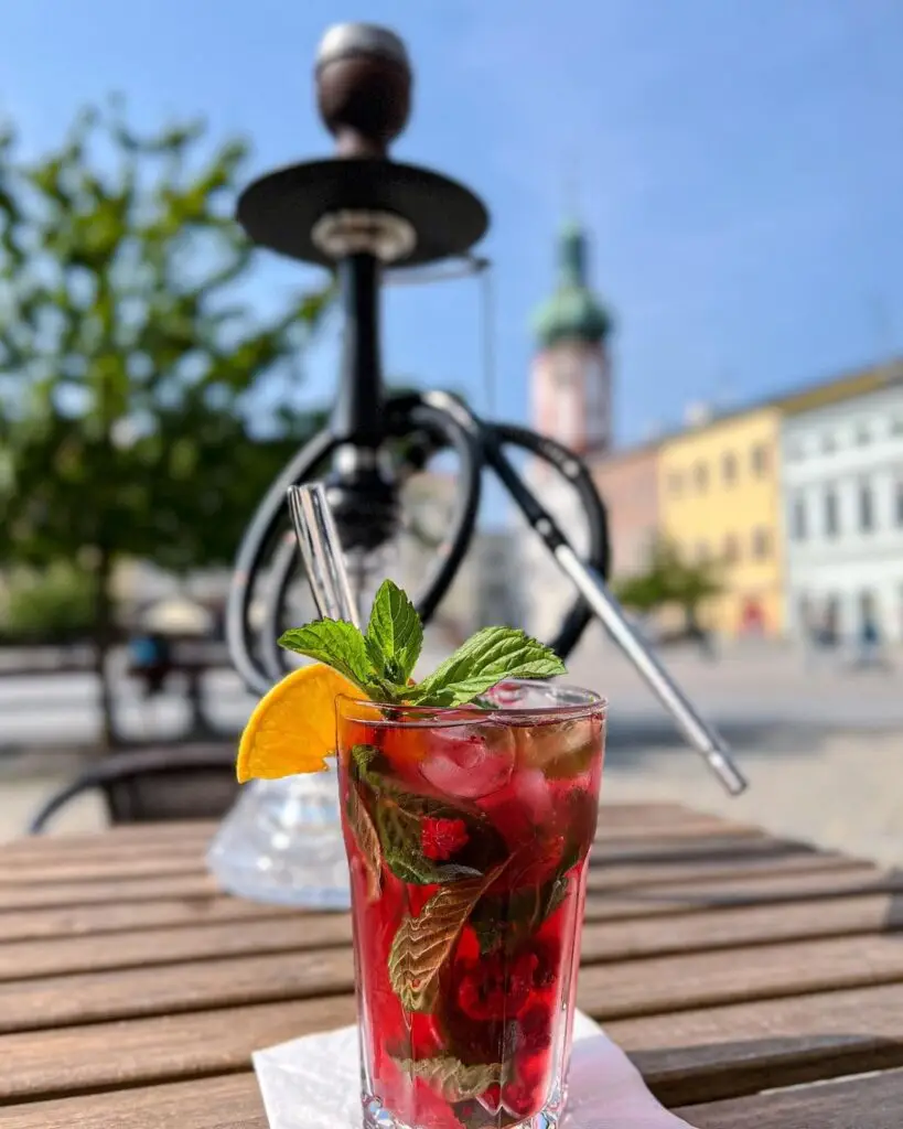 Domácí limonády Shisha Relax Bar na zahrádce na náměstí Frýdku-Místku